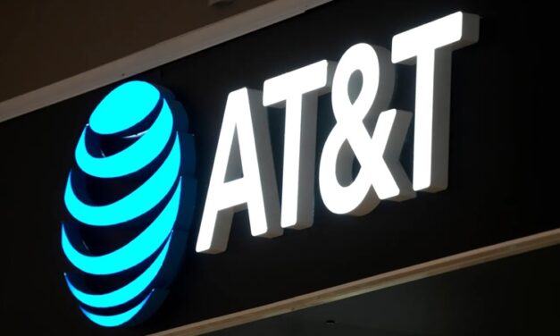 Why did AT&T cell services fail in Kansas?