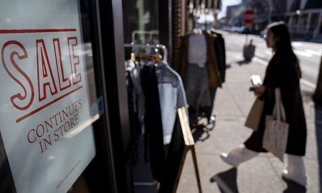 Small business sales fall as consumers pause spending