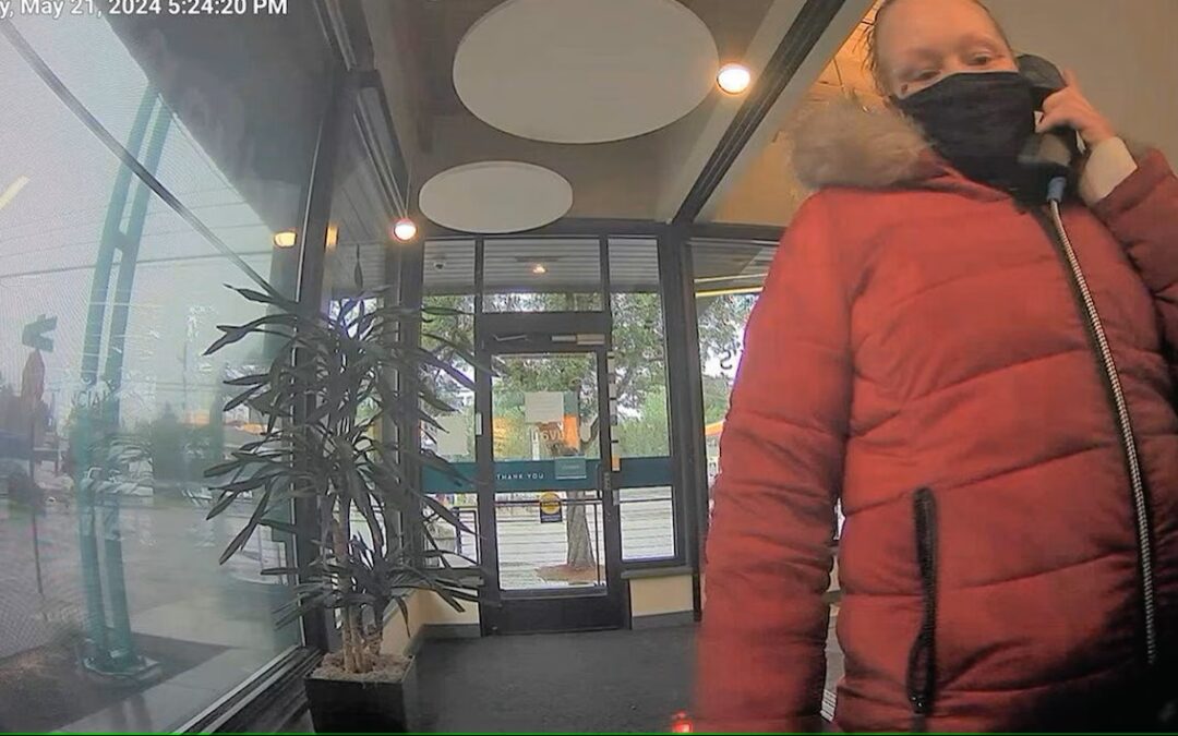 Woman holds up video ATM at credit union in unusual Oregon heist